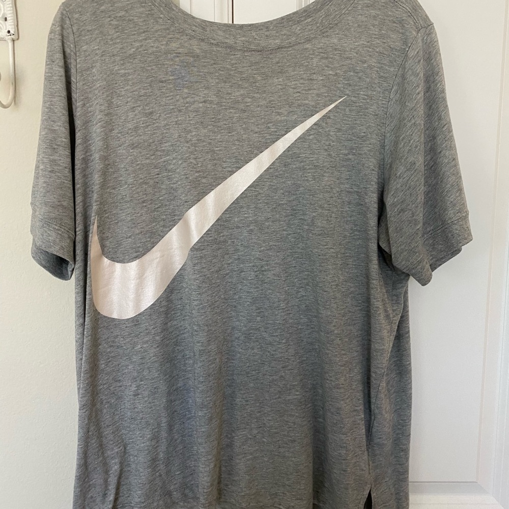 Nike top